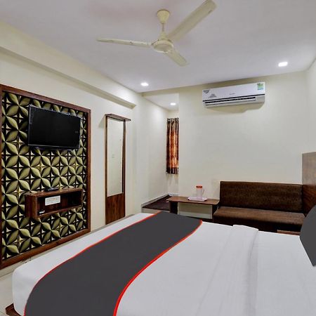 Hotel O Neelkamal Ahmedabad Bagian luar foto