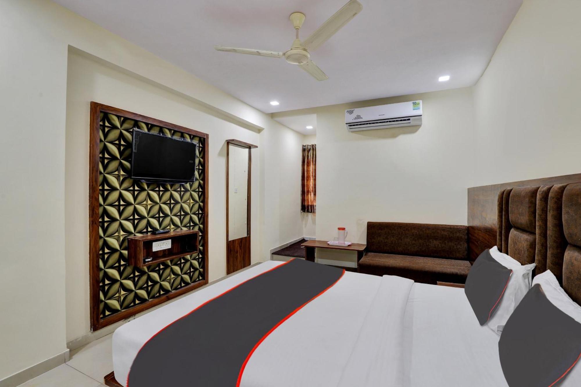 Hotel O Neelkamal Ahmedabad Bagian luar foto