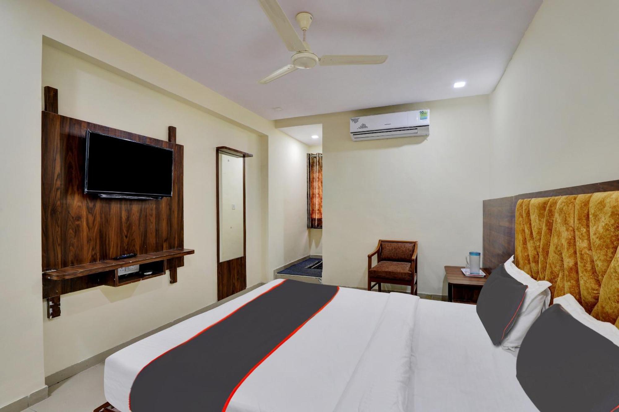 Hotel O Neelkamal Ahmedabad Bagian luar foto