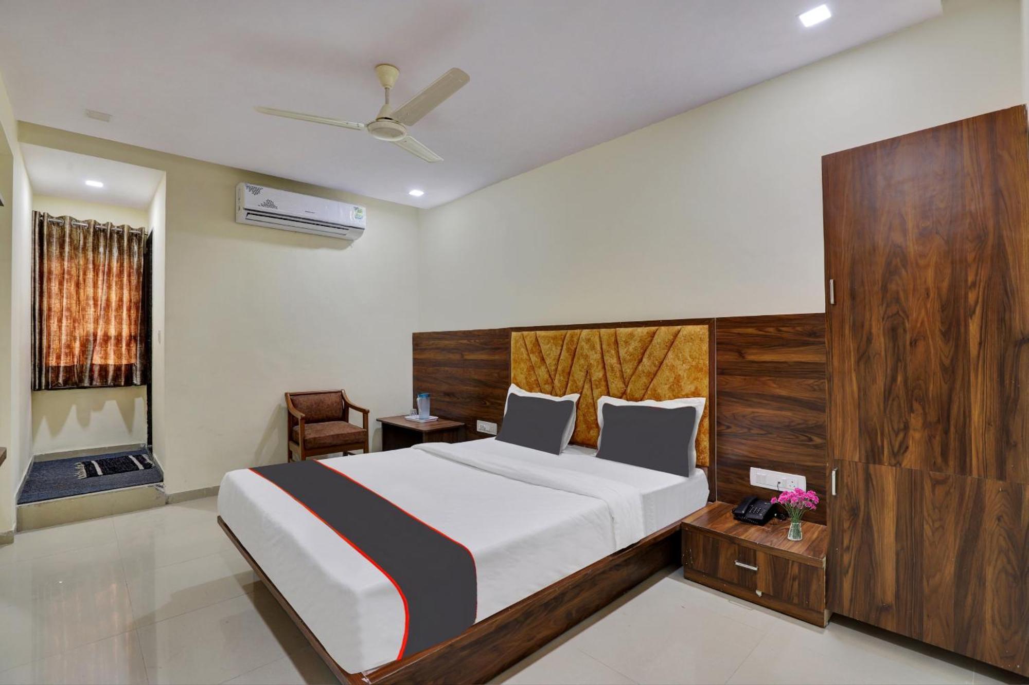 Hotel O Neelkamal Ahmedabad Bagian luar foto