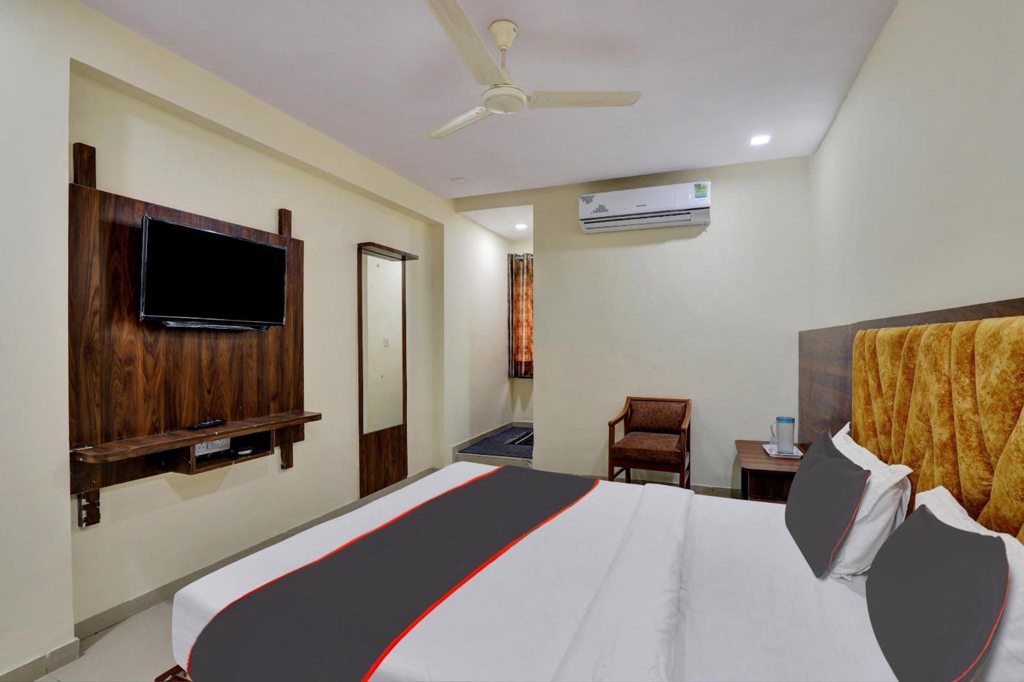 Hotel O Neelkamal Ahmedabad Bagian luar foto