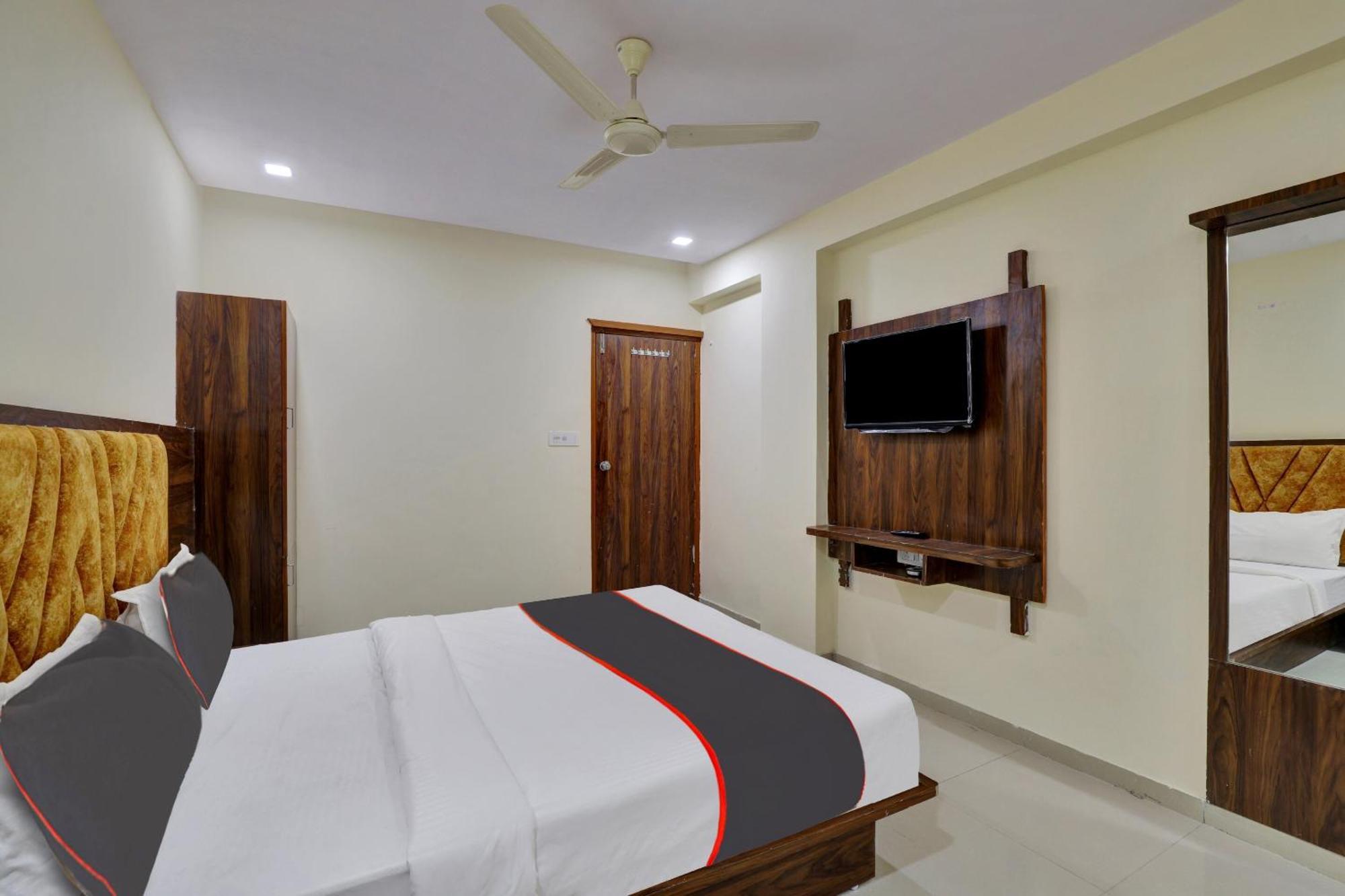 Hotel O Neelkamal Ahmedabad Bagian luar foto